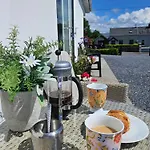 Semesterbostad Superb 4 Bed / 3 Bath In Mitchelstown