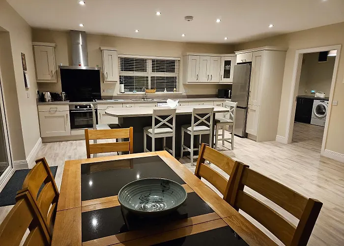 Superb 4 Bed / 3 Bath In