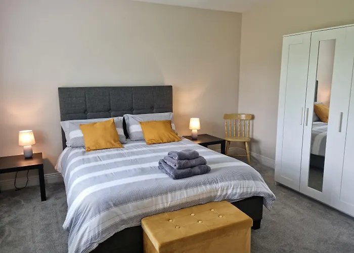 Superb 4 Bed / 3 Bath In 度假居