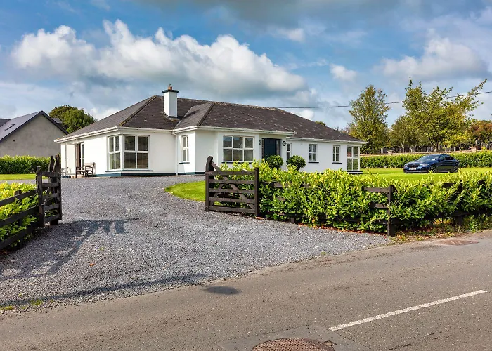 Superb 4 Bed / 3 Bath In *