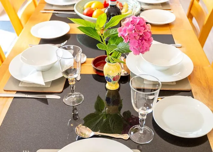 Superb 4 Bed / 3 Bath In 度假居 *