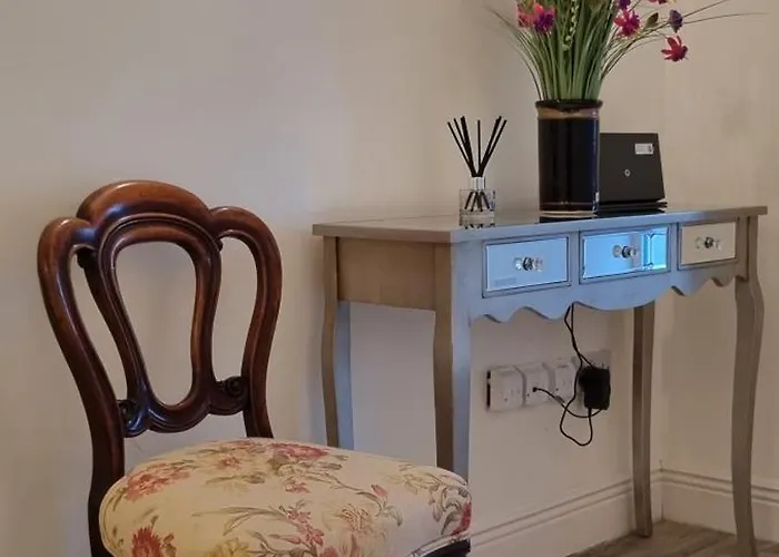 Superb 4 Bed / 3 Bath In